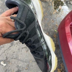 Jordan retro 11 low profile